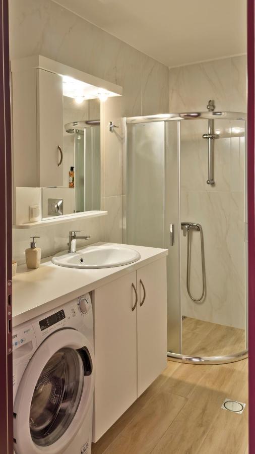 Sea Sparkle 1b Apartment